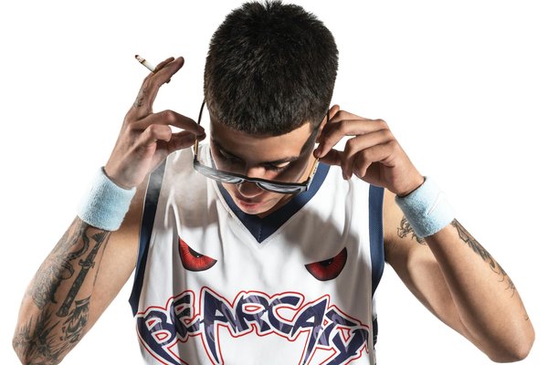 Maîtrisez l'élégance des ongles parfaits : conseils infaillibles pour une manucure sans défauts !