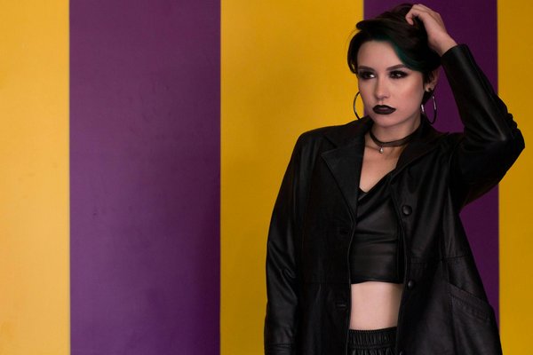 Trouvez les colliers plastron parfaits pour une soirée chic et élégante!